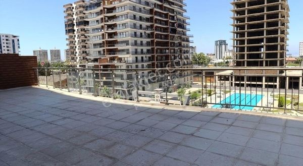 Liya Marin 2 De Havuz Manzaralı Teraslı 2+1 Lüx Daire