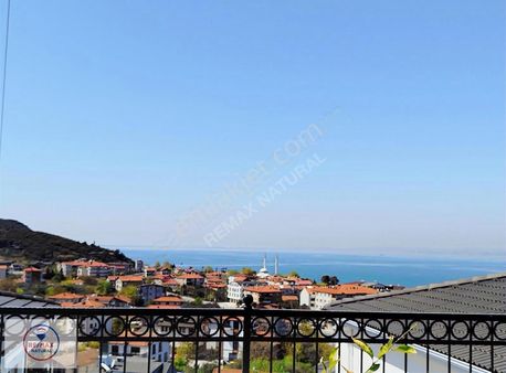 Remax Natural'den Gölcük Ulaşlı'da Deniz Manzaralı Satılık Villa