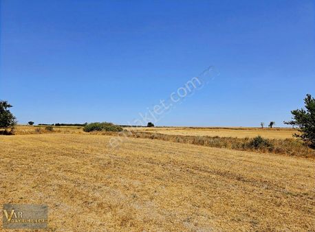 Saray Yuvalı Mah 400 M2 Yatirimlik Emsallerınden Uygun Bag Yerı