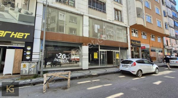 Şehir Merkezinde Sevgi Caddesinde Geniş İşyeri