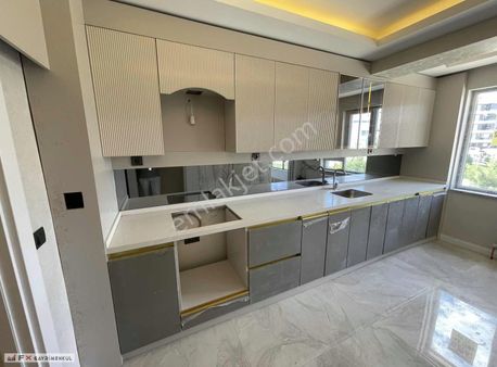 Fx_gayrimenkul'den Kombi Cam Balkon Dahil Köşe Başı Park Cepheli
