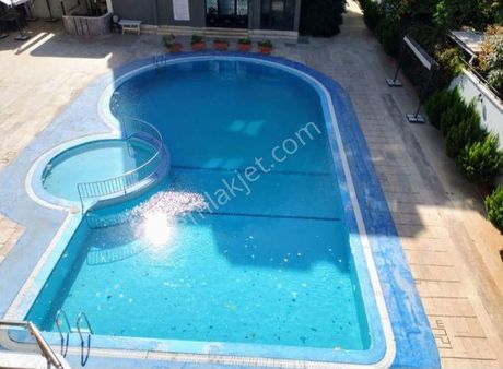 Havuzlu Güvenlikli Esyalı 1+1