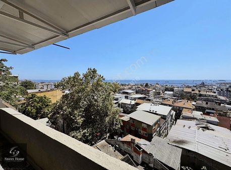 Tarihî Yarımada'da Deniz Manzaralı Tadilatlı 3+1 Kiralık Daire