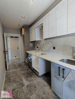 Tranvaya Ve Ana Yola Komşu 2+1