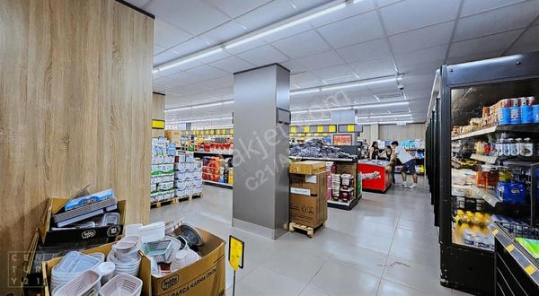 Century 21'den Kurumsal Kiracılı Satılık 500m² İş Yeri..