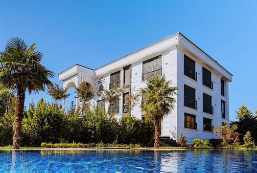 Century 21'den Efirli'de Eşi Benzeri Olmayan Satılık Malikane..