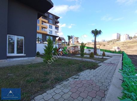 Yunus Çelebi'den Atakum'da Havuzlu Sitede Manzaralı Daire