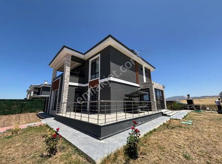 K.kazan Gyo'dan Kayı Mah.735m2 Bahçeli 200 M2 Satılık Lüks Villa