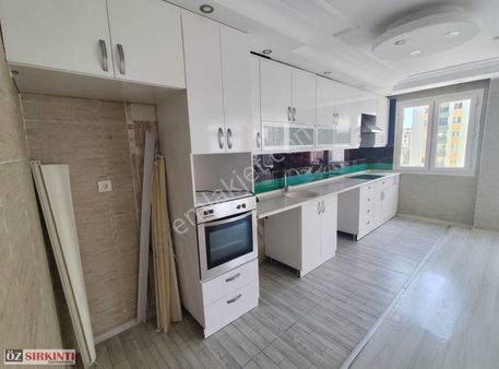 Toros Mahallesinde Hayalpark Civarında Geniş Oturumlu Daire