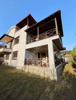 Yassıbağda Satılık 4+1 Villa