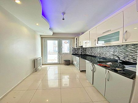 Bahçeşehirin Parlayan Bölgesinde Lüx Tasarımlı Satılık 2+1 Daire