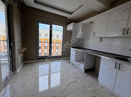 **mevlana'da Geniş Ve Ferah Arsa Takasına Açık 2+1 Satılık **