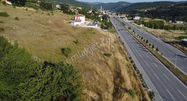 **samsun Çorum Karayolu Çakallı Yola Cephe Köy İçi Tarla**