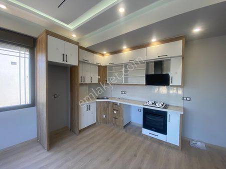 Dora Dan Satılık Zeytinlide Geniş Balkonlu 2+1 Açık Mutfak Daire