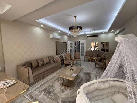 Şehri Hayat Sitesi’de Satılık 4+1