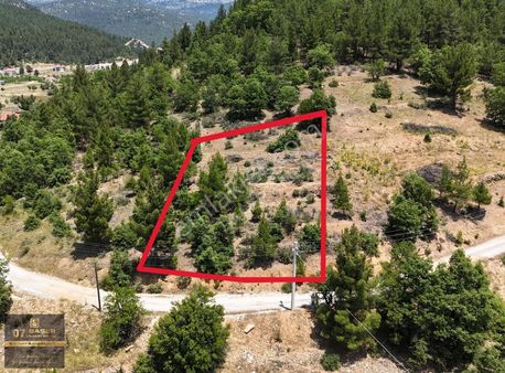 Cevizli'de Projesi Hazır Manzaralı 476 M2 Villa İmarlı Arsa