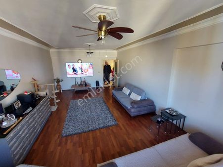 Beylikdüzü Satılık Adakent'te 3+1 Bakımlı Daire