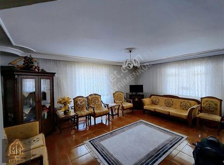 Mesak Gayrimenkulden Ziyade Lokantası Yanında Satılık 4+1 Daire