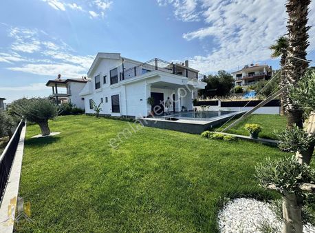 Altınoluk Narlı,da Havuzlu 4+1 Ultra Lüx Akıllı Müstakil Villa