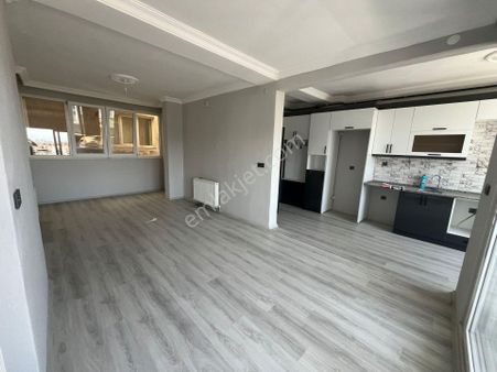 📍 Çarşı Merkezinde Fırsat Daire – Back House Karşısı Masrafsız 2+1