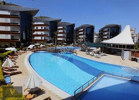 Konyaaltı Liman Mah.2+1 Eşyalı Denize Çok Yakın Satılık Daire