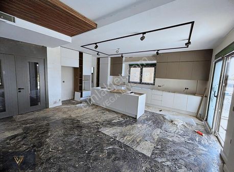 Döşemealtı Yeşilbayır'da 4+1 Satılık Müstakil Lüks Villa