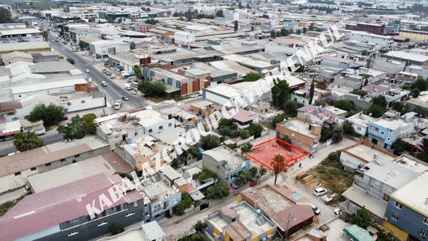 Adana Yüreğir Güzelevler'de İş Yerleri İçinde 302m² Arsa ( 61 )