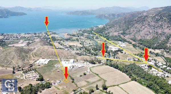 Marmaris Hisarönü Ana Yola Yakın Etrafı Çevreli Düz Arazi