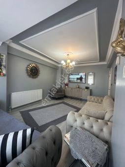 Bahçeşehir Lokasyonunda İskanlı Satılık 2+1 Daire