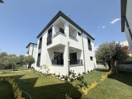 🟣🟣 Güç Gayrimenkul'den Zeytinli'de Geniş Bahçeli Ultra Lüx Tasarımlı Satılık 5+1 Villa