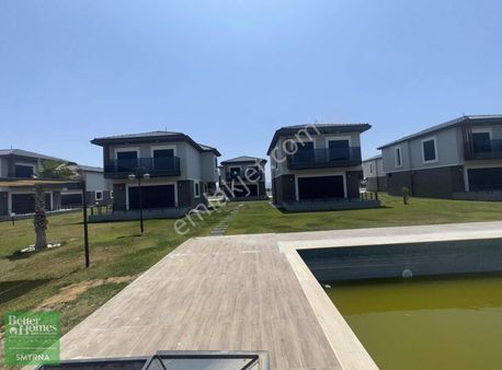 Dikili Çandarlıda Sitede Lüks 3+1 Villa