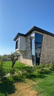 Kuşadası Davutlar‘da 190 Metrekare Alanda Taş Villamızda Son Bir Adet Satılıktır
