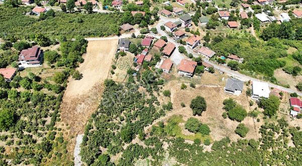 Ferizli Gölkent Mah. Satılık 939 M2 Arsa Ve Müstakil Ev