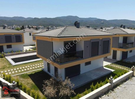 Kuşadası En Uygun Fiyatlı Müstakil Havuzlu Siteli Sıfır Villası