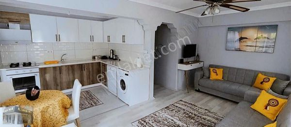 Sarımsaklı'da Eşyalı İster Turizm Amaçlı İster Oturmak İçin 1+1