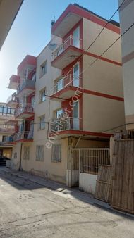 Bornova Mevlana Mahallesi'nde 4 Katlı Komple Satılık Bina