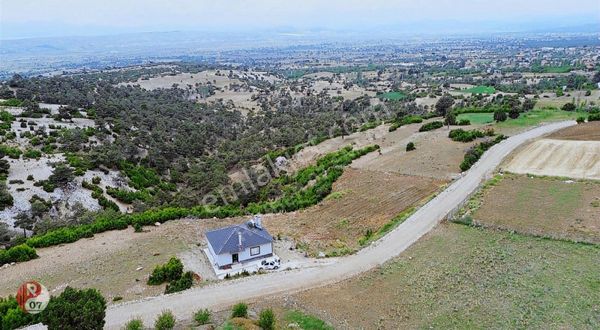 Antalya Korkuteli Kevzer Mahallesi'nde Satılık Müstakil Ev