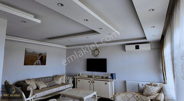 Manisa Adakale Mah. Satılık 3+1 Daire 140m²