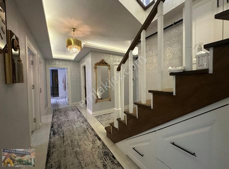 Camellia Evlerinde Ultra Lüx Mobilyalı 5+2 Havuz Cephe Satılık