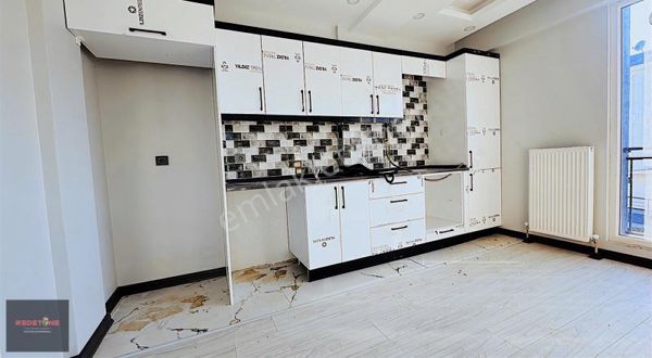 Redstone'dan Havuzlarda 2+1 Sıfır Daire Kapalı Balkon Ankastre