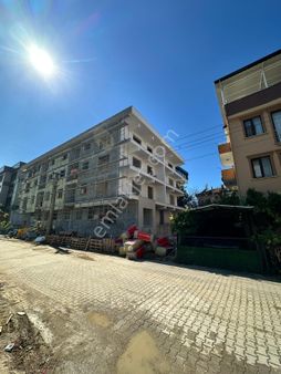 Satılık 3x1 Giriş Katta 3 Adet Ebevny Banyolu Satılık Daire