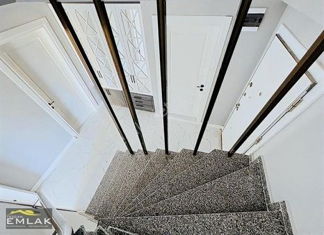 Çanakkale Lapseki Çardak'ta Deniz Manzaralı 5+1 Villa