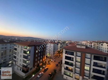 Çetin Emlak'tan.75. Yılda Uygun Fırsat Caddenin Bir İçerisi 2+1