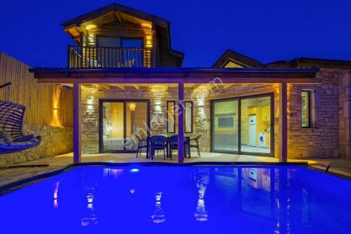 Fethiye Yakacık'da Jakuzili Kiralık 2+1 Havuzlu Villa