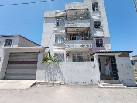 Gülbahçesi Uçak Alanı Okulları Yanında 3 Katlı