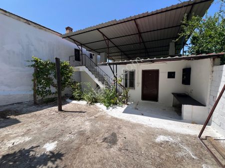 Milas'ta Müstakil Temiz Bahçeli Köy Evi-343m2 İçinde 100m2 2+1