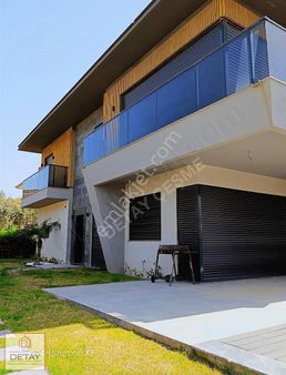 Çeşme'de 4+1 Havuzlu Lüks Villa