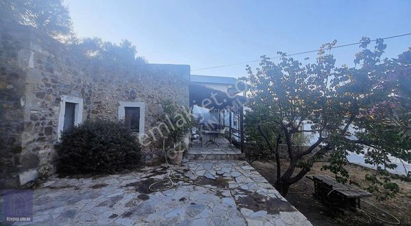 Bodrum Dereköy Merkezinde, Manzaralı Orijinal Taş Ev!