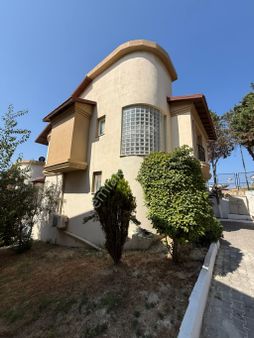 Havuzlu Sitede İyi Konumda Daire Fiyatına Tek Müstakil 6+2 Villa