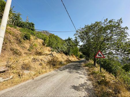 Tire Satılık Köy Evi Ve İncirlik 5800 M2 Tek Tapu Abonelikler Mevcut